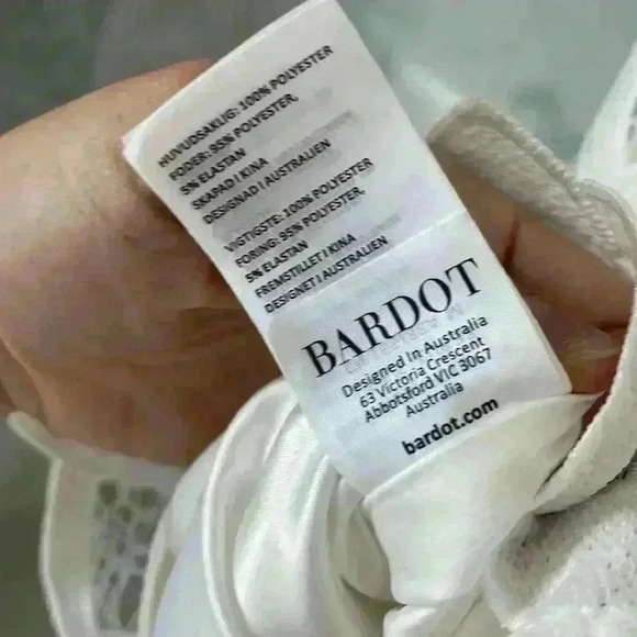 BARDOT- NWT Lina Lace Sheath Dress
Sz US Small/ 6 Color Ivory - Picture 11 of 11